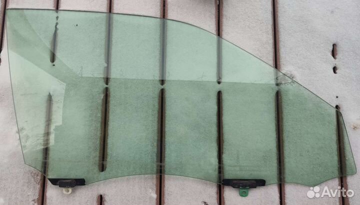 Стекло Toyota Progres, переднее правое