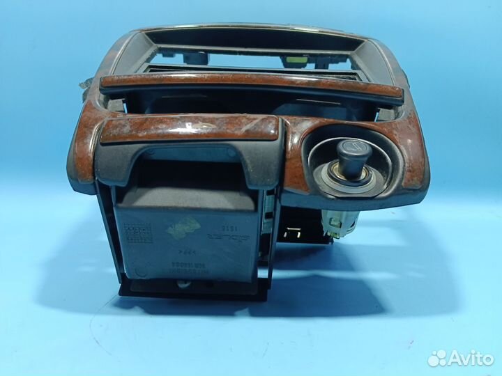 Рамка магнитолы для Mitsubishi Carisma