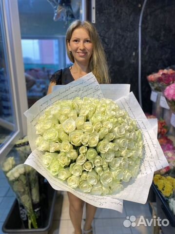 101 роза белая с бесплатной доставкой