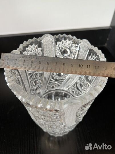 Хрустальная ваза под цветы