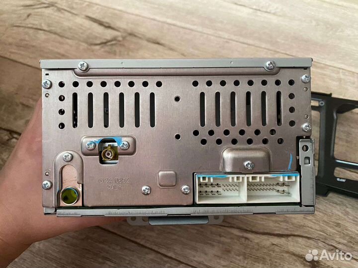 Продаю штатную магнитолу с рамкой Киа Оптима 2012г