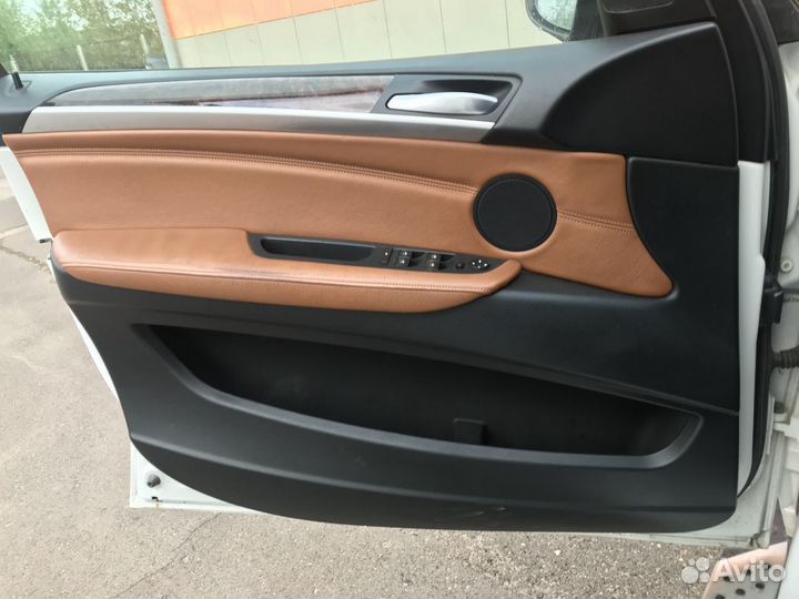 Обшивка двери водителя BMW X5 E70