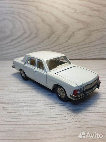 Модель автомобиля газ 3102 1/43