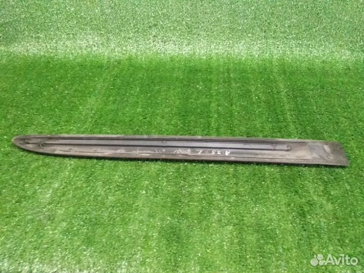 Молдинг на дверь задний левый Nissan Maxima A33