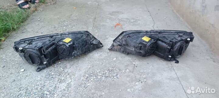 Передние фонари Шкода Октавия 2020г