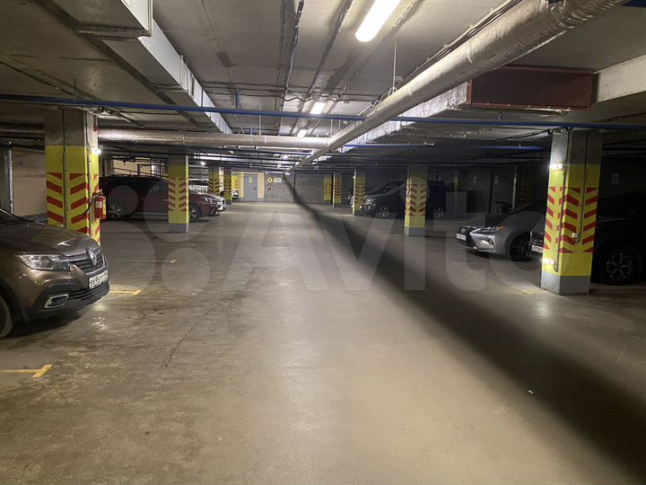 Машиноместо, 14 м²