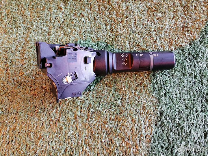 Переключатель подрулевой (света-поворотников) D656