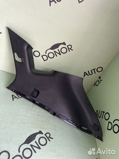 Обшивка задней правой стойки hyundai ix35