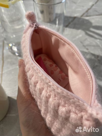 Вязаная косметичка