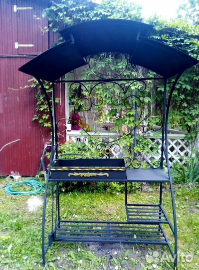 Мангал с крышей