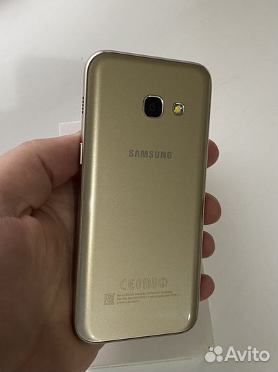 Samsung Galaxy A3 (2017) SM-A320F/DS, 2/16 ГБ