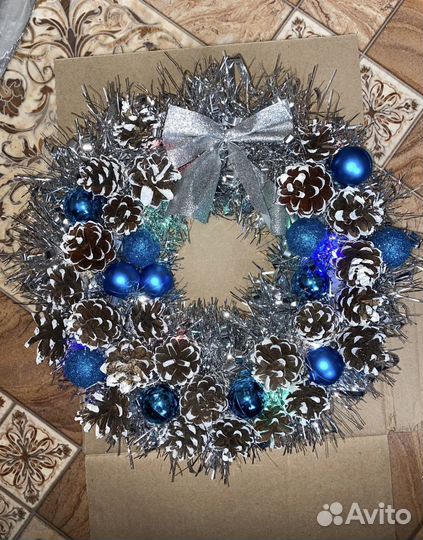 Новогодний венок на дверь