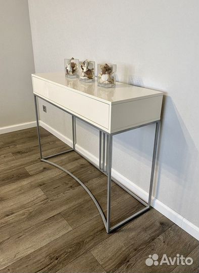 Консольный столик