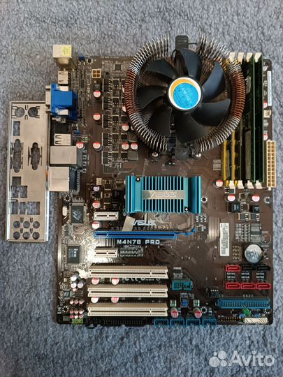 Материнская плата с процессором и памятью