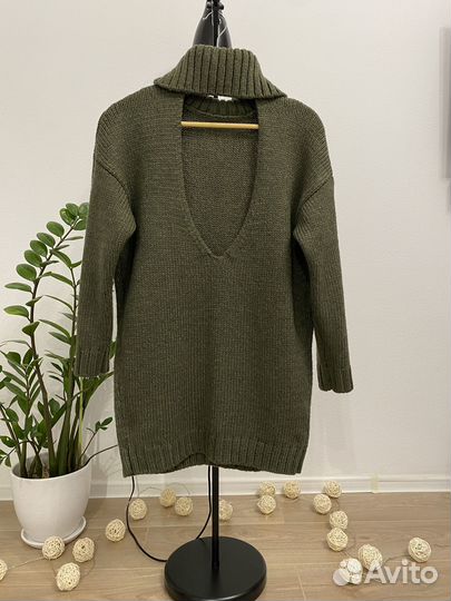 Платье вязаное с открытой спиной