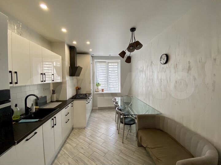 3-к. квартира, 82,2 м², 1/10 эт.