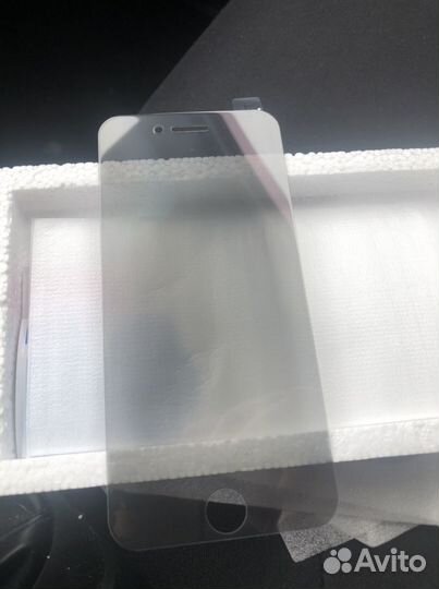 Защитное стекло iPhone 8