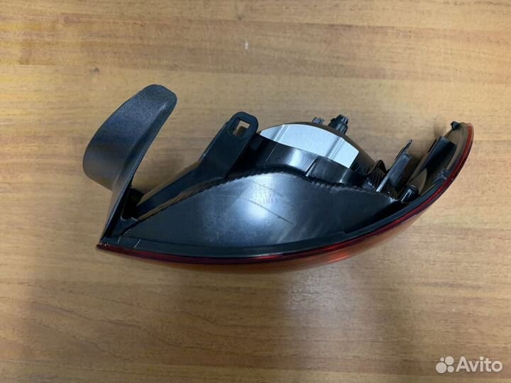 Фонарь задний правый VW Polo 2015