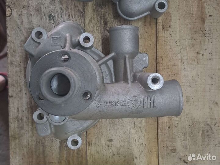 Водяная помпа на газель