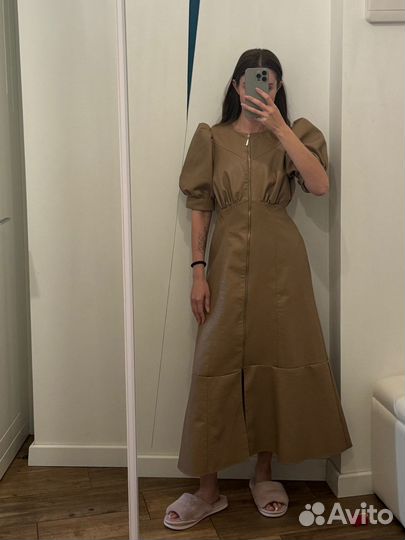 Платье макси ASOS из эко кожи бежевое old money;)