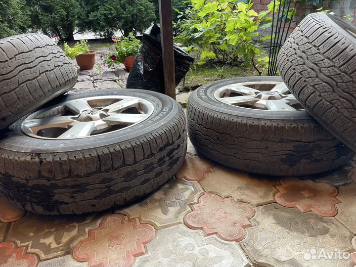 Bridgestone Dueler H/T 687 225/65 R17