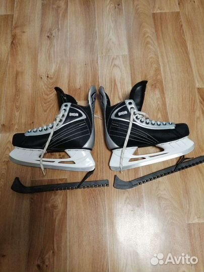 Коньки хоккейные