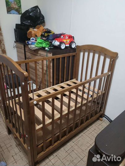 Манеж детский с маятником