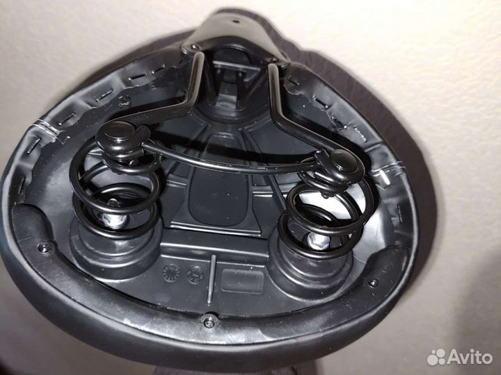 Седло велосипедное мягкое с пружинами