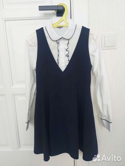 Школьная форма. Сарафан и 2 блузки