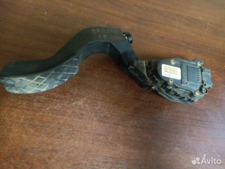 Педаль газа Volkswagen Passat B5