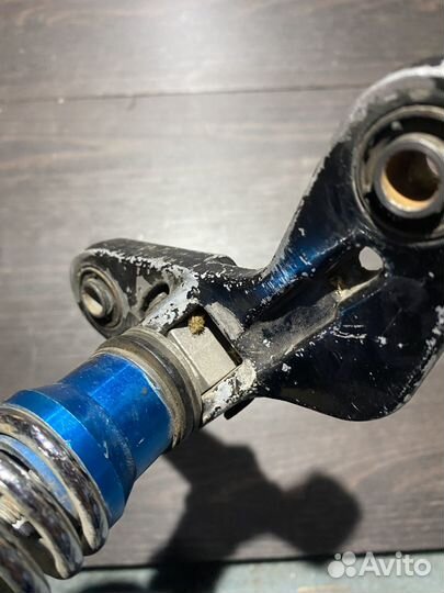 Кронштейн левой подножки для Suzuki GSX600F Katana