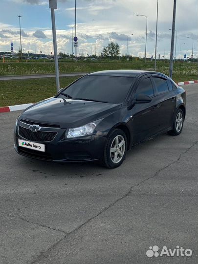 Chevrolet Cruze 1.6 МТ, 2011, 265 283 км