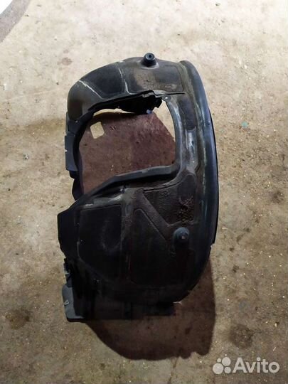 Подкрыльник бмв Е60 левый