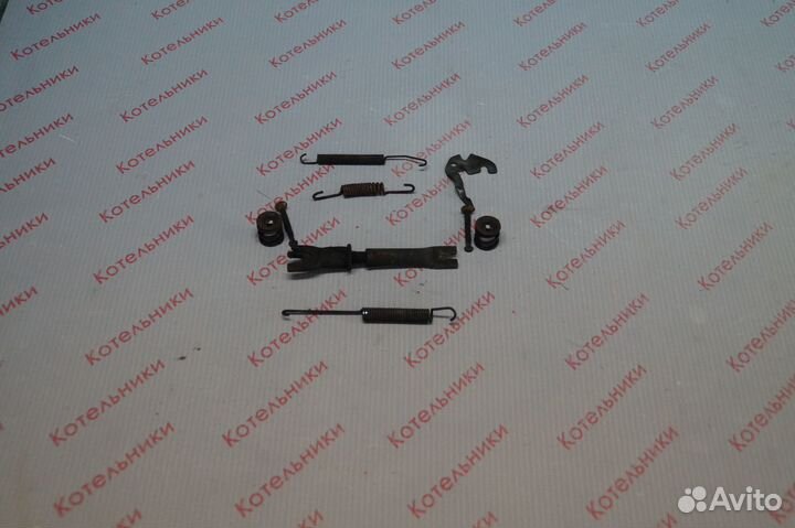 Nissan 44010-50C10 Механизм ручника левый