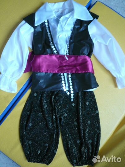 Прокат Новогодних костюмов 8шт. (от 4-12 лет)