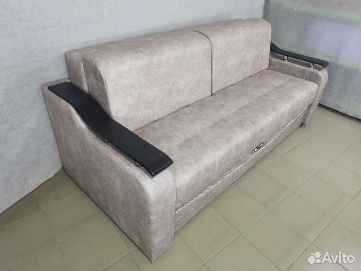 Диван на металлокаркасе