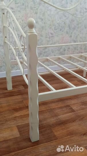 Кровать 90*200