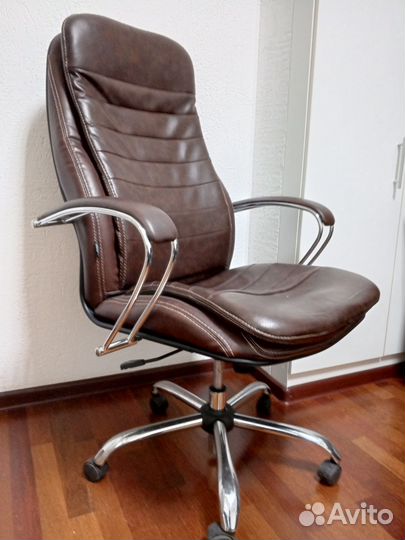 Компьютерное кресло руководителя бу