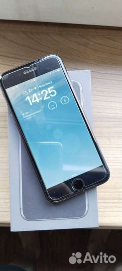Телефон iPhone 8 64 gb