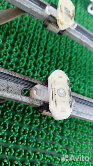 Направляющие переднего стекла Opel Vectra C