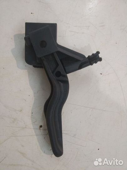 Ручка открывания капота Опель Зафира
