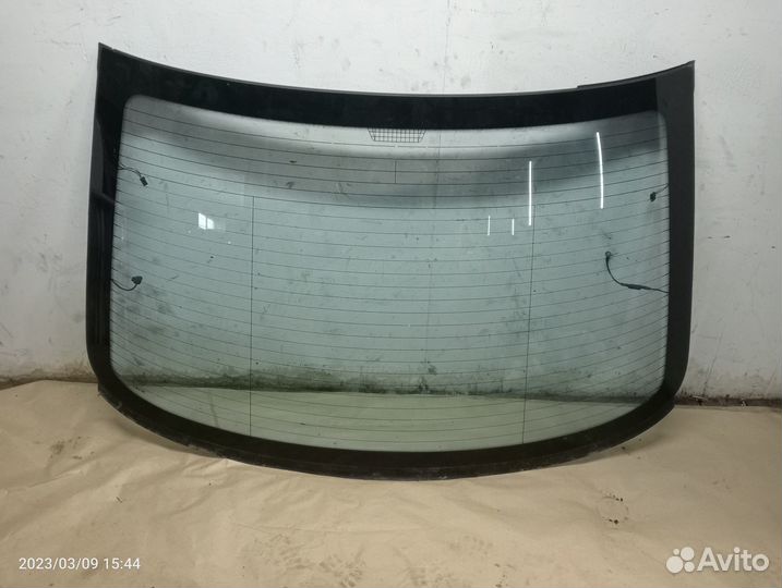 Стекло заднее Мерседес Е 211