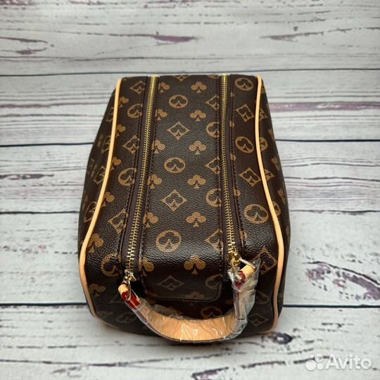 Дорожная косметичка в стиле Louis Vuitton