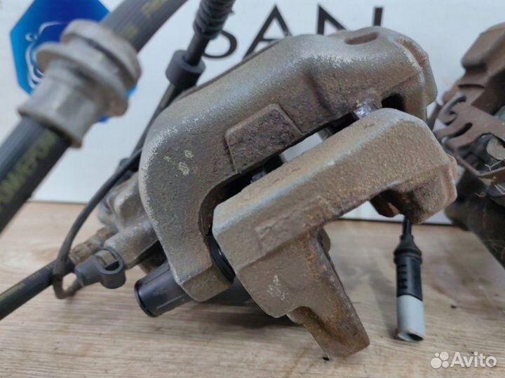 Суппорт тормозной передний Bmw 3 F30 N20B20 2012