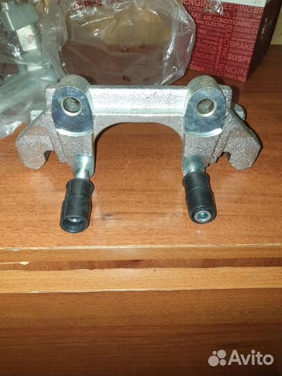 Скоба суппорта