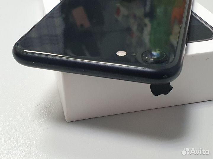 iPhone SE (2020), 64 ГБ