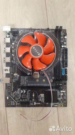 Материнская плата с процессором и памятью