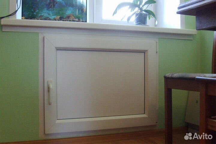 Холодильник пвх под окном