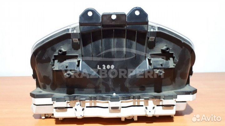 Щиток приборов Mitsubishi L200 2006-2016