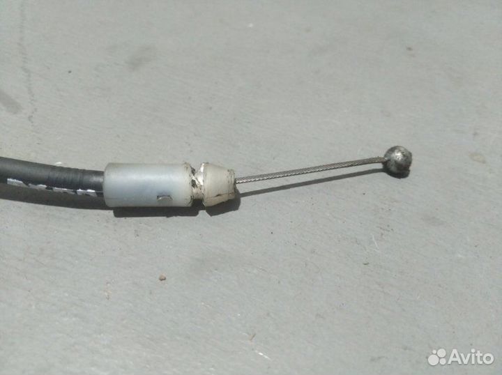 Трос замка капота передний Hyundai Solaris седан